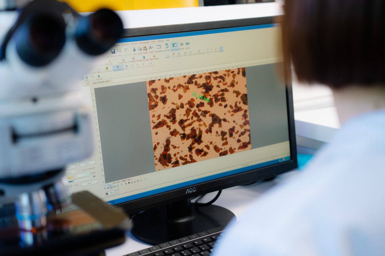 obraz pod mikroskopem profix 