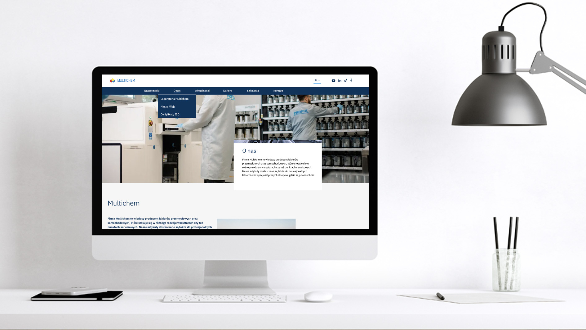komputer ze stroną startową firmy Multichem