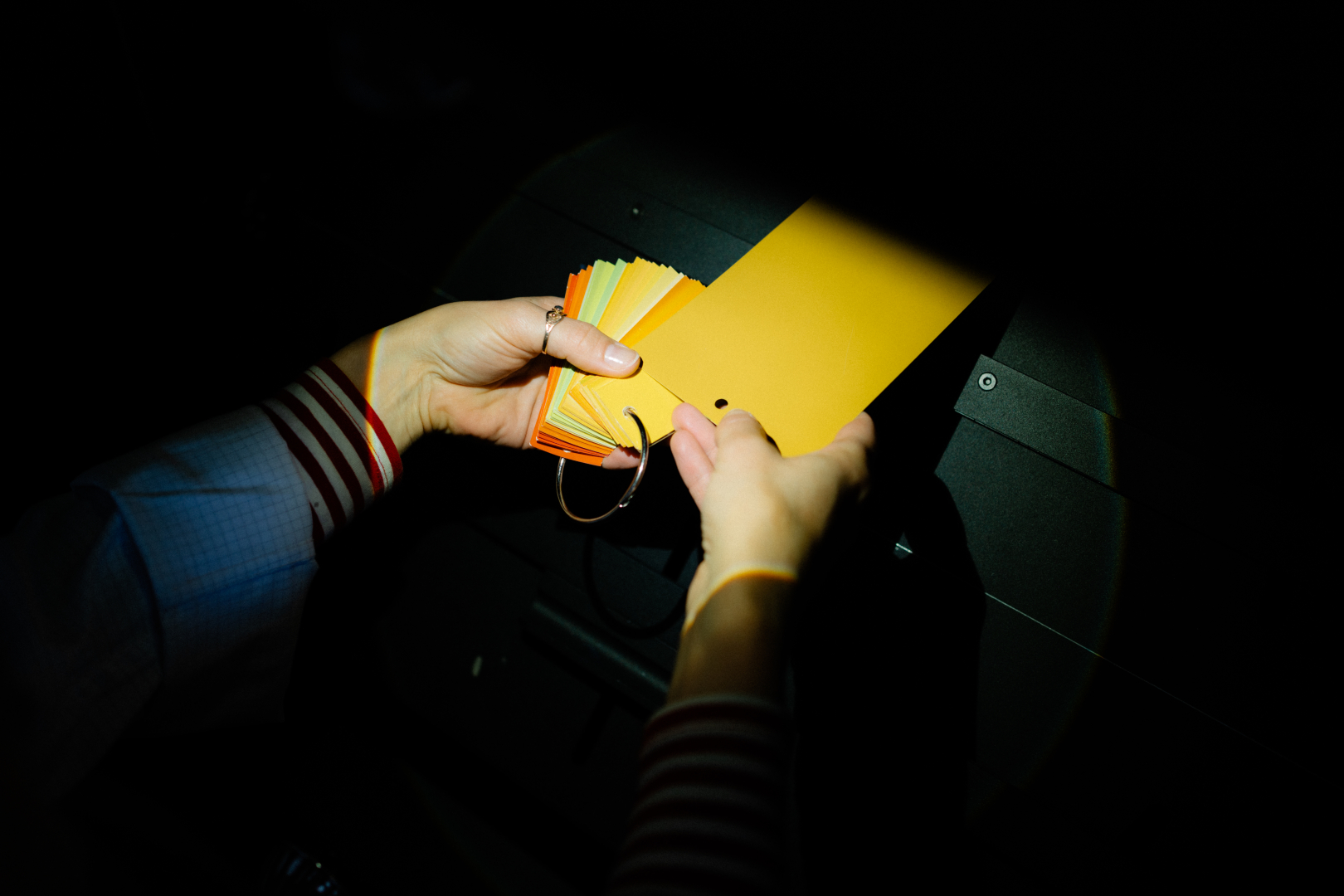 porównanie wymalowanych kolorów w kabinie multichem