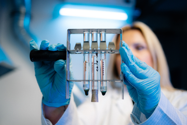 Badanie gęstości w laboratorium Multichem